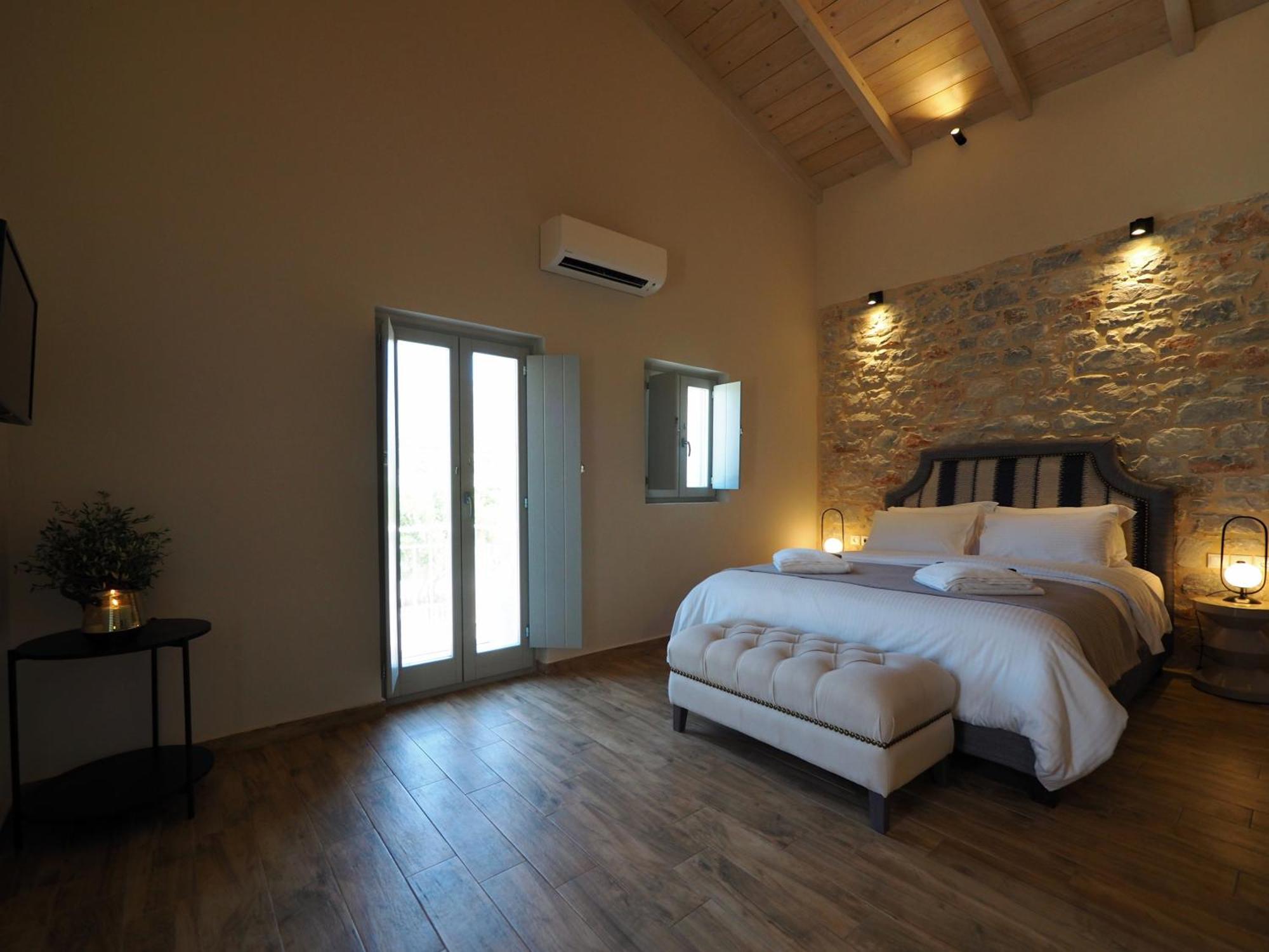Terra Di Pietra Exclusive Suites & Apartments Areopoli Luaran gambar