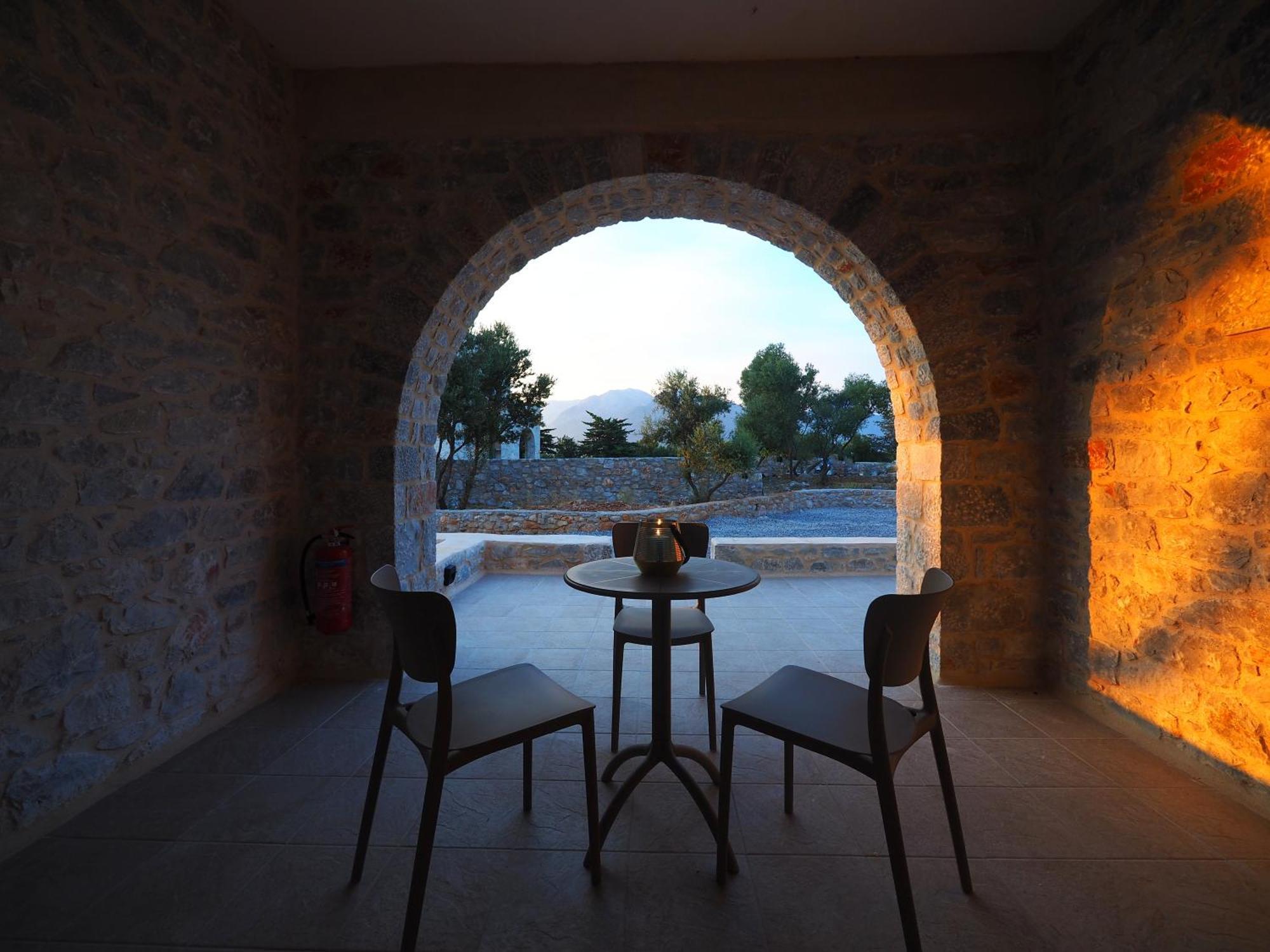 Terra Di Pietra Exclusive Suites & Apartments Areopoli Luaran gambar