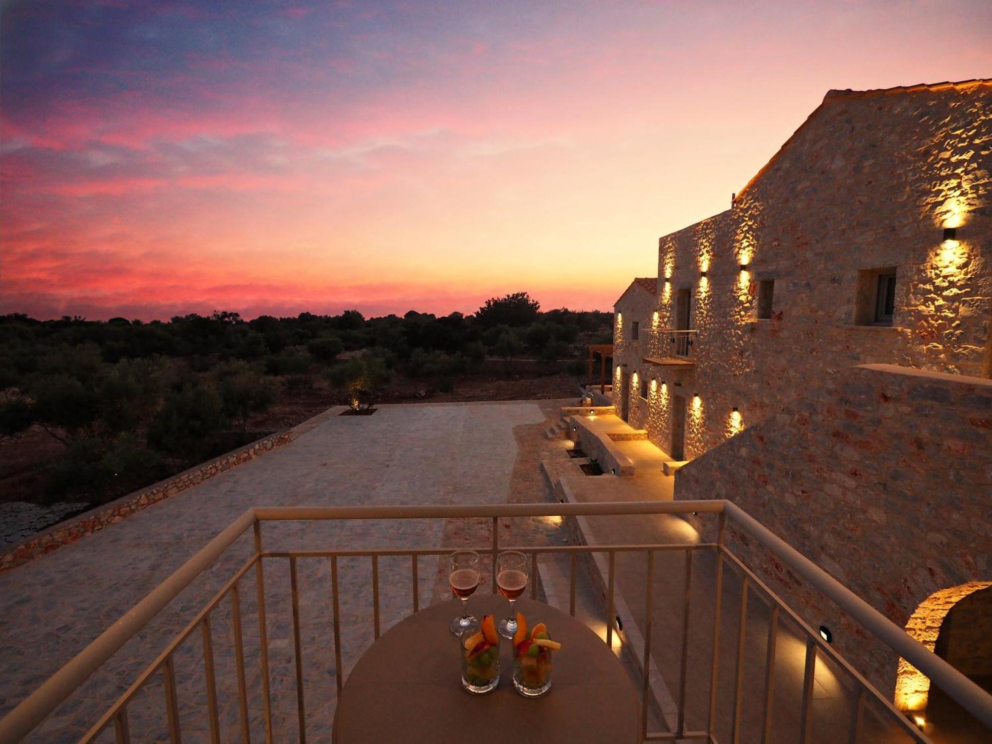 Terra Di Pietra Exclusive Suites & Apartments Areopoli Luaran gambar