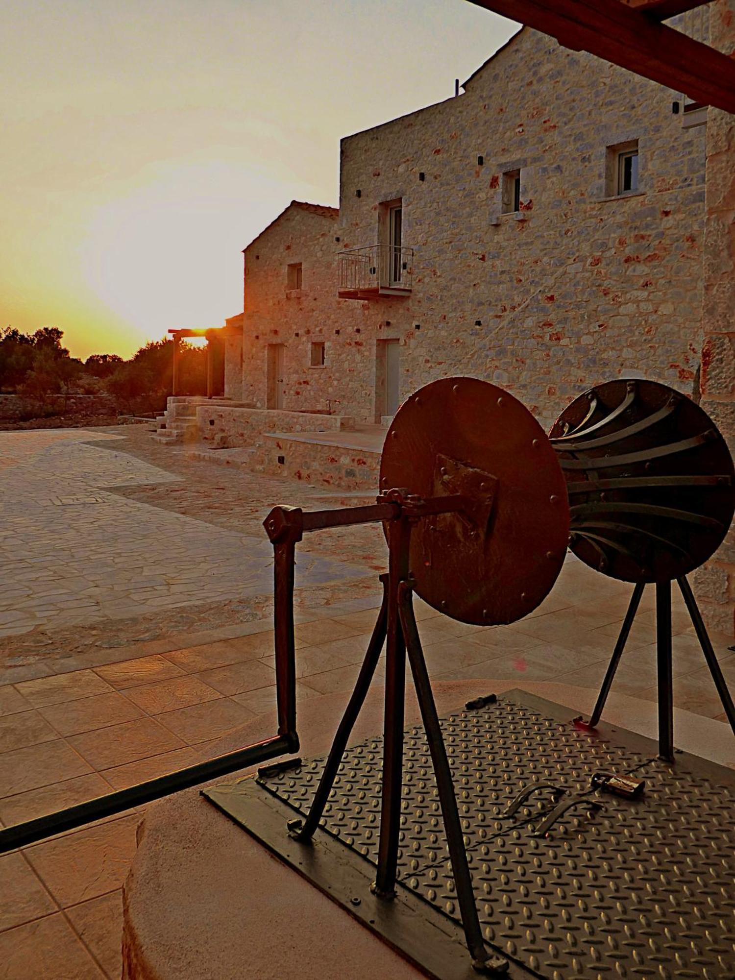 Terra Di Pietra Exclusive Suites & Apartments Areopoli Luaran gambar