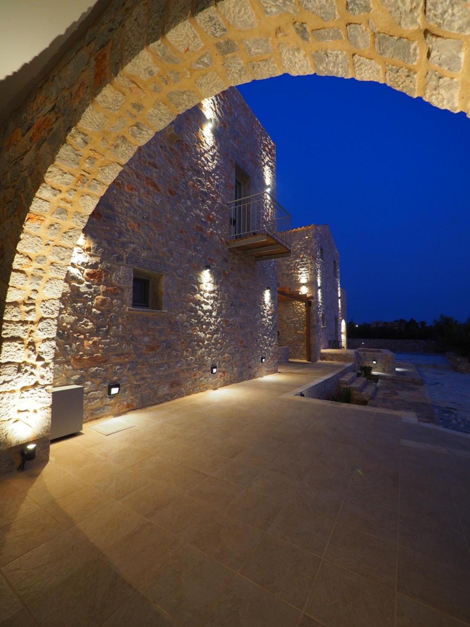 Terra Di Pietra Exclusive Suites & Apartments Areopoli Luaran gambar