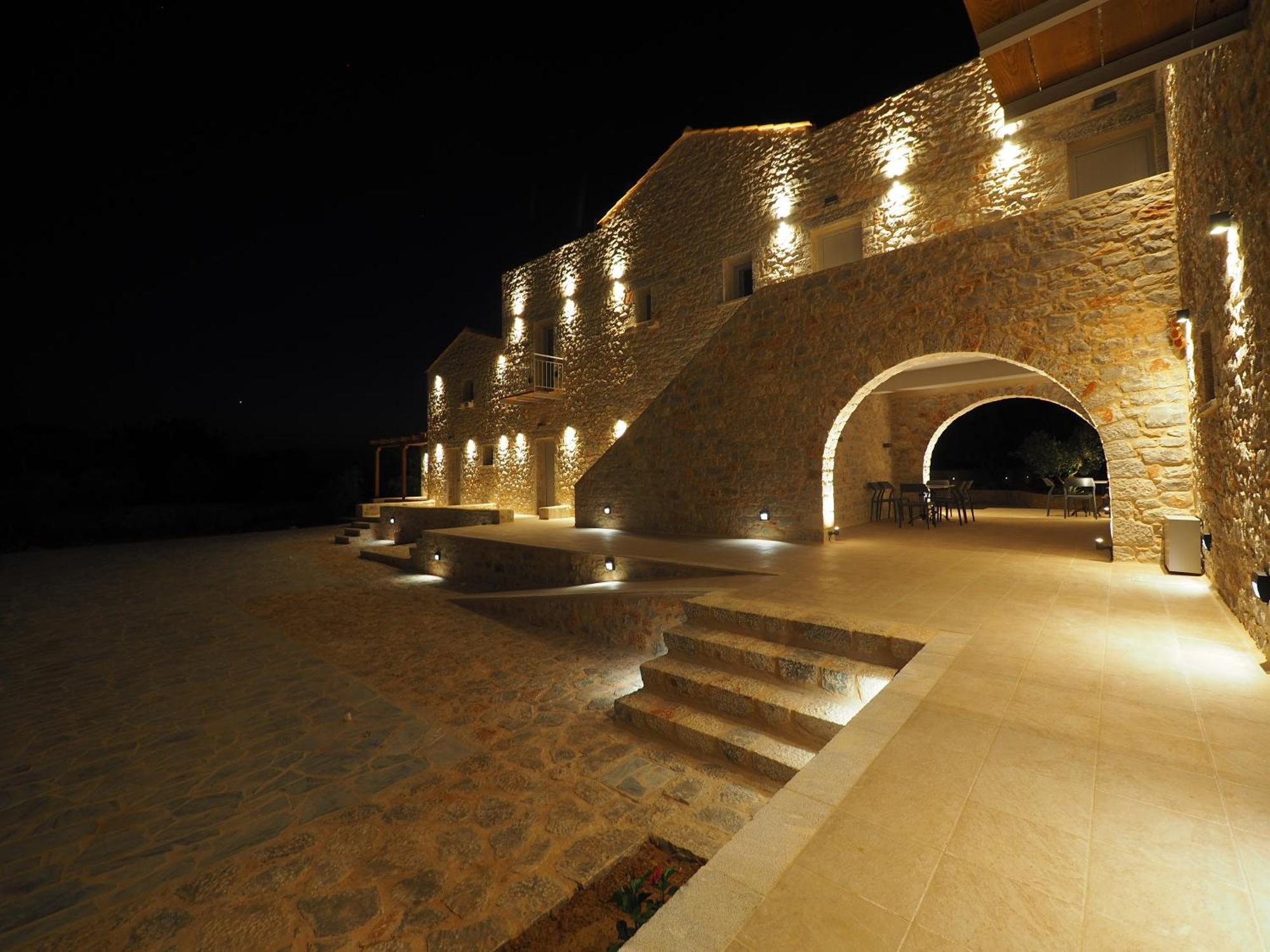 Terra Di Pietra Exclusive Suites & Apartments Areopoli Luaran gambar