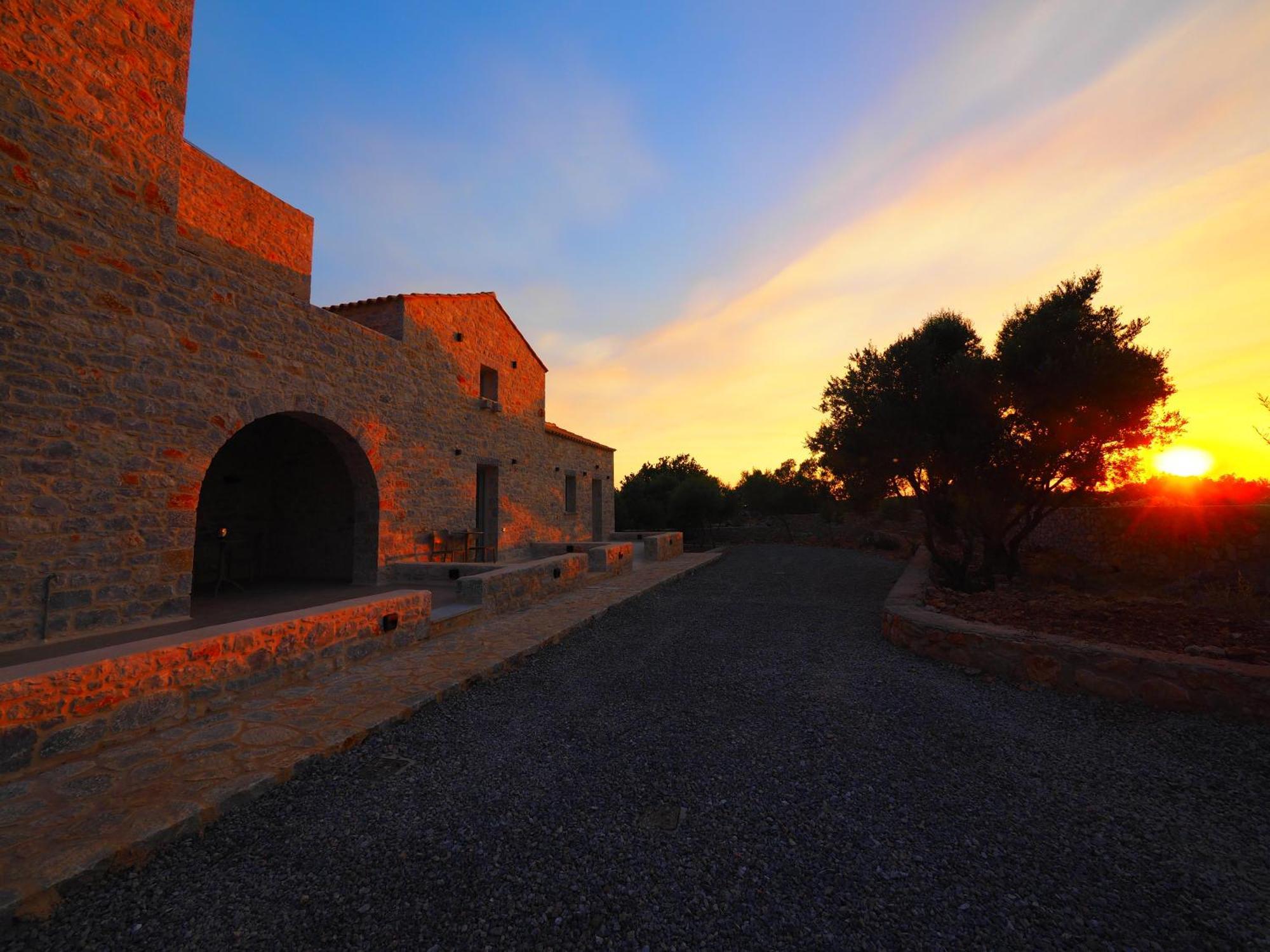 Terra Di Pietra Exclusive Suites & Apartments Areopoli Luaran gambar
