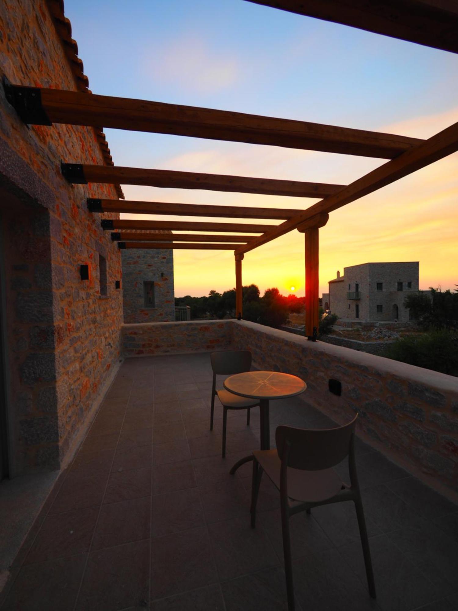 Terra Di Pietra Exclusive Suites & Apartments Areopoli Luaran gambar