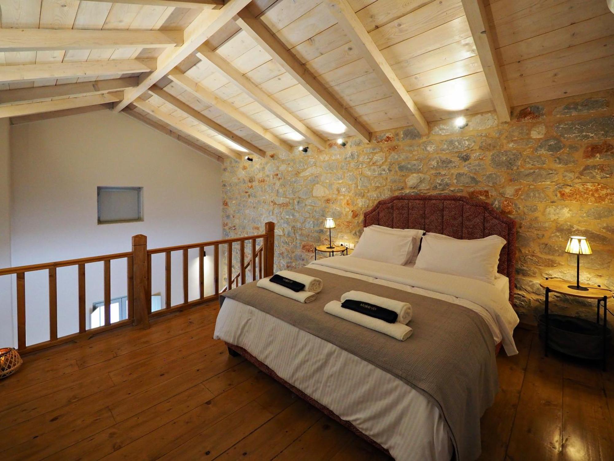 Terra Di Pietra Exclusive Suites & Apartments Areopoli Luaran gambar